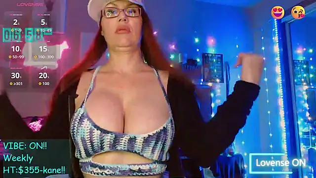 EmmaIsHere online show from November 26, 1:56 pm