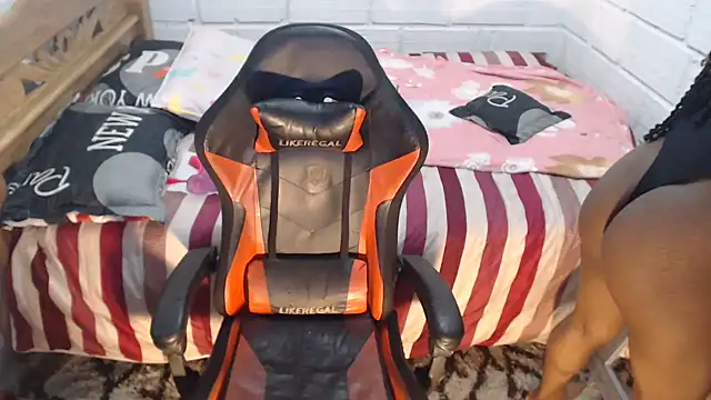 Snapshot of sexyjustin202 chatting on January 7, 9:46 pm sexyjustin202 online show from January 7, 9:46 pm