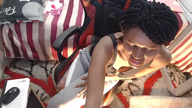 Snapshot of sexyjustin202 chatting on January 8, 2:25 am sexyjustin202 online show from January 8, 2:25 am