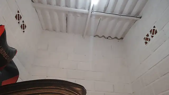 Snapshot of sexyjustin202 chatting on January 19, 1:10 am sexyjustin202 online show from January 19, 1:10 am