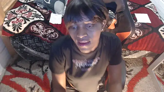 Snapshot of sexyjustin202 chatting on October 4, 3:04 am sexyjustin202 online show from October 4, 3:04 am