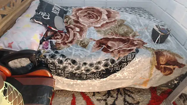 Snapshot of sexyjustin202 chatting on November 11, 2:33 am sexyjustin202 online show from November 11, 2:33 am