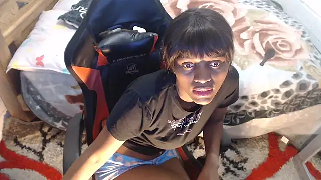 Snapshot of sexyjustin202 chatting on November 12, 2:45 am sexyjustin202 online show from November 12, 2:45 am