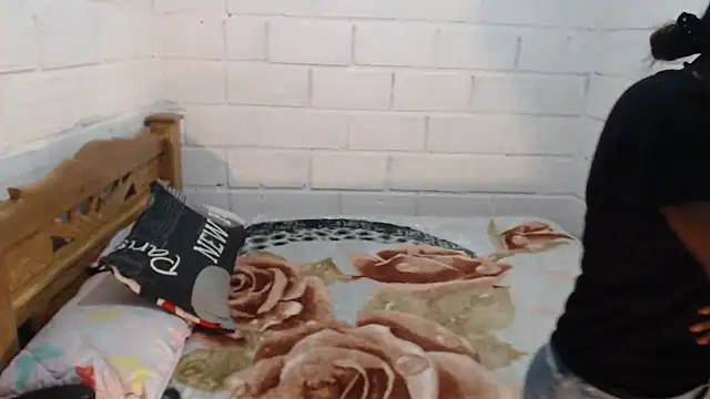 Snapshot of sexyjustin202 chatting on December 15, 4:50 am sexyjustin202 online show from December 15, 4:50 am