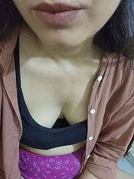 Snapshot of CuteSarikaLIVE chatting on June 23, 3:59 am CuteSarikaLIVE online show from June 23, 3:59 am