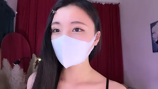 alaia-EDP online show from March 9, 9:08 pm