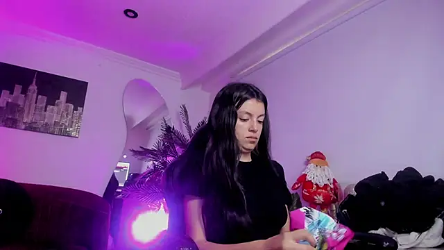 Snapshot of Meghan320 chatting on December 5, 11:30 am Meghan320 online show from December 5, 11:30 am