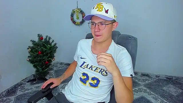 Snapshot of patrik_027 chatting on January 5, 10:29 pm patrik 027 online show from January 5, 10:29 pm