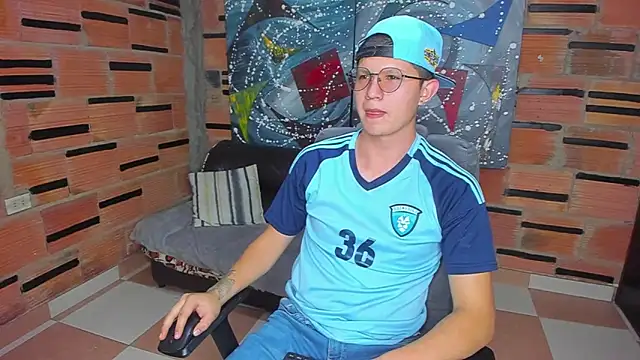 Snapshot of patrik_027 chatting on February 14, 8:59 pm patrik 027 online show from February 14, 8:59 pm