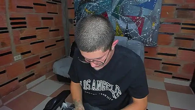 Snapshot of patrik_027 chatting on February 19, 11:46 pm patrik 027 online show from February 19, 11:46 pm