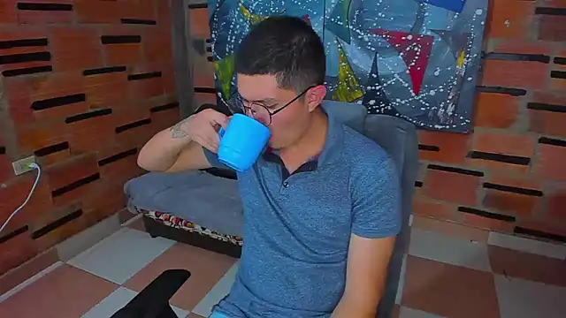 Snapshot of patrik_027 chatting on March 7, 8:55 pm patrik 027 online show from March 7, 8:55 pm