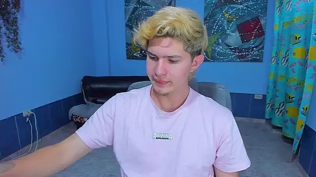 Snapshot of patrik_027 chatting on September 20, 6:20 pm patrik 027 online show from September 20, 6:20 pm