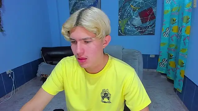 Snapshot of patrik_027 chatting on November 11, 7:58 pm patrik 027 online show from November 11, 7:58 pm