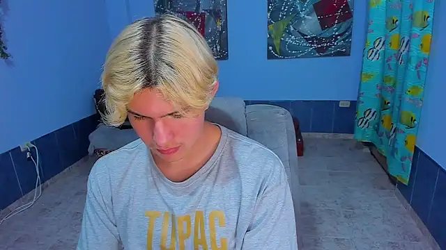 Snapshot of patrik_027 chatting on November 18, 6:01 pm patrik 027 online show from November 18, 6:01 pm