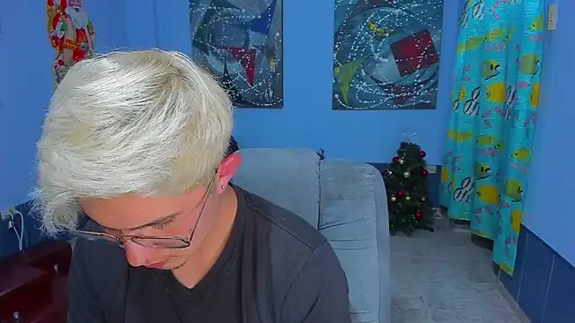 Snapshot of patrik_027 chatting on December 16, 6:51 am patrik 027 online show from December 16, 6:51 am