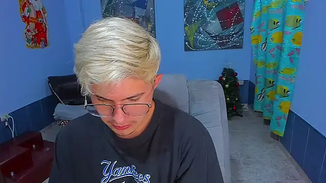 patrik 027 online show from December 18, 8:42 am