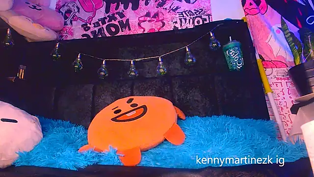 Snapshot of Kenny_starrK chatting on May 17, 6:15 pm Kenny starrK online show from May 17, 6:15 pm