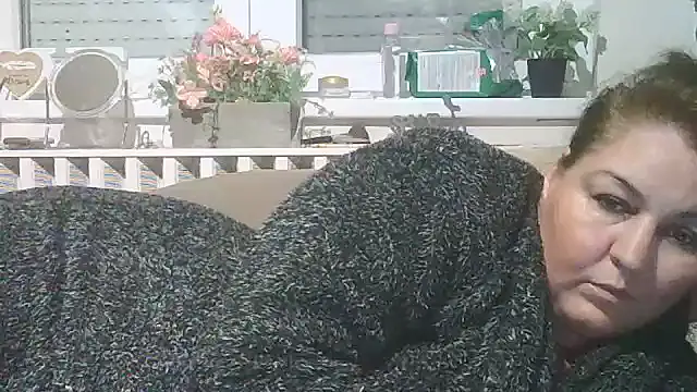 Snapshot of Mileva88 chatting on November 15, 11:43 pm Mileva88 online show from November 15, 11:43 pm