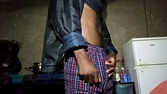 Snapshot of clintsix chatting on November 18, 10:25 pm clintsix online show from November 18, 10:25 pm