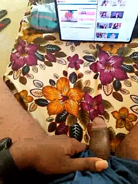 Snapshot of Mallupaiyanaachu chatting on January 9, 3:42 am Mallupaiyanaachu online show from January 9, 3:42 am