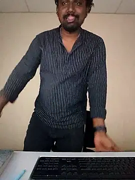 Snapshot of Mallupaiyanaachu chatting on January 17, 2:00 pm Mallupaiyanaachu online show from January 17, 2:00 pm