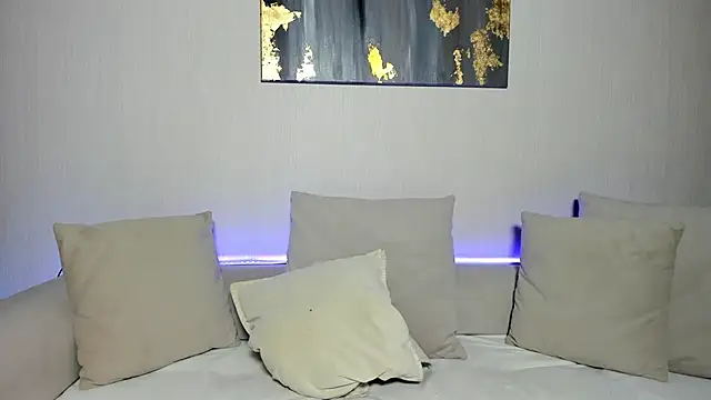 Snapshot of Mia_Callme chatting on November 24, 7:13 pm Mia Callme online show from November 24, 7:13 pm