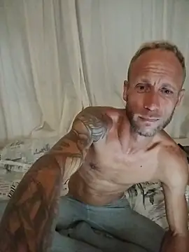 Snapshot of Happypotplants chatting on January 12, 3:01 am Happypotplants online show from January 12, 3:01 am