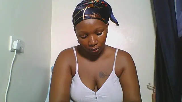 Snapshot of CuteJ chatting on May 11, 11:49 am CuteJ online show from May 11, 11:49 am