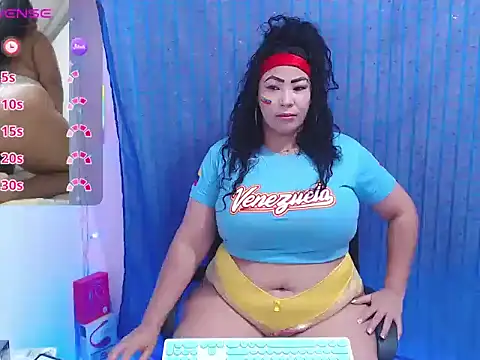Snapshot of mature_beautifull chatting on June 25, 9:52 pm mature beautifull online show from June 25, 9:52 pm