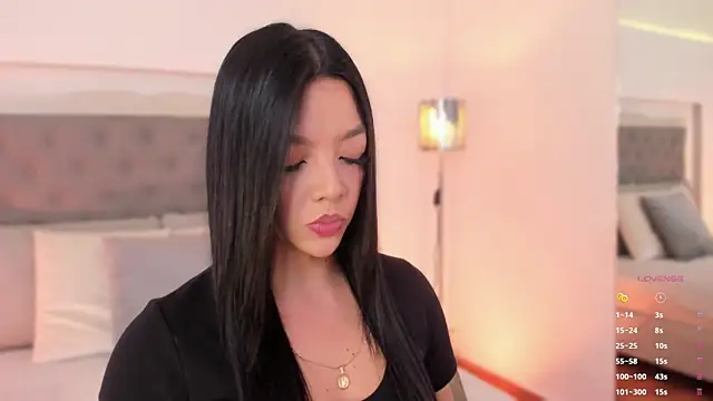 Snapshot of sarah_hiill chatting on January 24, 7:39 pm sarah hiill online show from January 24, 7:39 pm