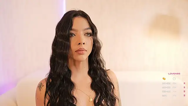 Snapshot of sarah_hiill chatting on February 8, 6:44 pm sarah hiill online show from February 8, 6:44 pm