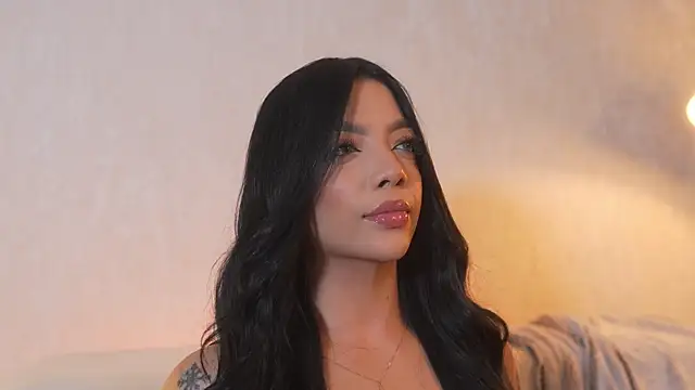 Snapshot of sarah_hiill chatting on December 2, 10:05 pm sarah hiill online show from December 2, 10:05 pm