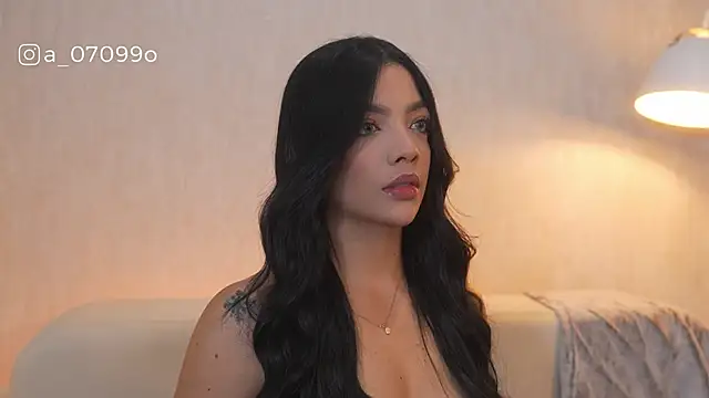 sarah hiill online show from January 7, 11:45 am