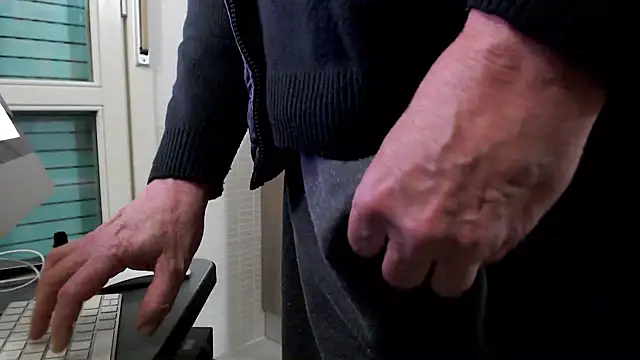 Snapshot of Unicum900 chatting on February 19, 5:49 pm Unicum900 online show from February 19, 5:49 pm