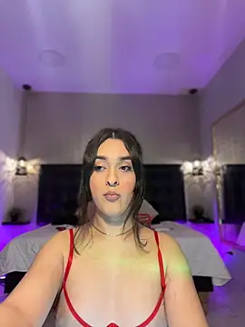 MiahWindsor online show from June 30, 8:10 pm