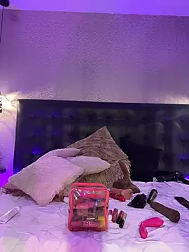 MiahWindsor online show from July 2, 9:54 pm