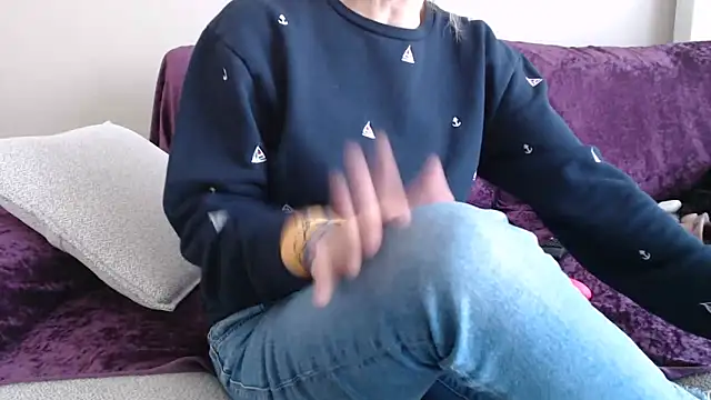 Snapshot of Galadriel chatting on March 22, 10:49 am Galadriel online show from March 22, 10:49 am