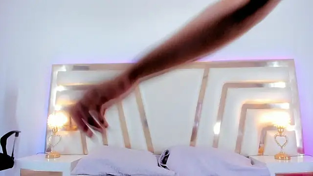 Aisharhodes00 online show from February 10, 8:31 pm