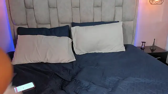 Snapshot of Stefhanyblow chatting on November 7, 5:51 am Stefhanyblow online show from November 7, 5:51 am