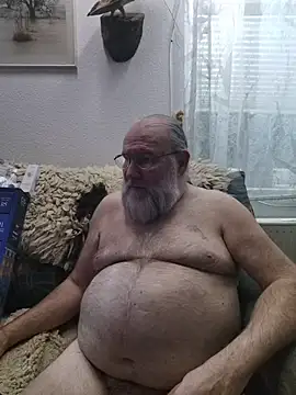 Snapshot of SexySantaC chatting on December 15, 7:29 pm SexySantaC online show from December 15, 7:29 pm