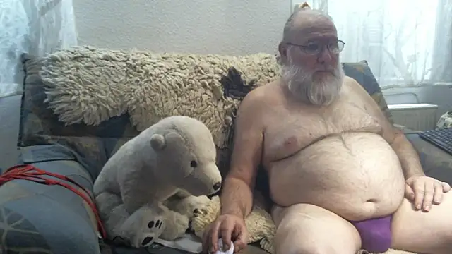 Snapshot of SexySantaC chatting on January 6, 4:32 pm SexySantaC online show from January 6, 4:32 pm