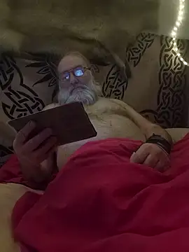 Snapshot of SexySantaC chatting on January 14, 6:52 am SexySantaC online show from January 14, 6:52 am