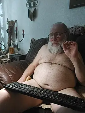 Snapshot of SexySantaC chatting on February 22, 7:34 pm SexySantaC online show from February 22, 7:34 pm