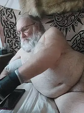 Snapshot of SexySantaC chatting on March 1, 6:48 am SexySantaC online show from March 1, 6:48 am