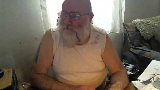 Snapshot of SexySantaC chatting on March 3, 4:57 pm SexySantaC online show from March 3, 4:57 pm