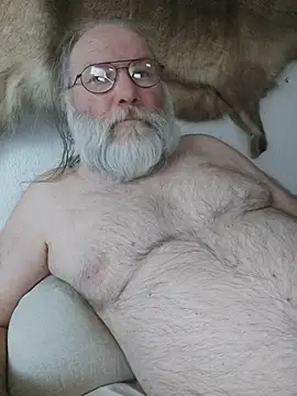 Snapshot of SexySantaC chatting on June 28, 3:45 am SexySantaC online show from June 28, 3:45 am