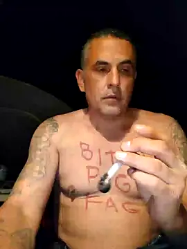 Snapshot of hardcok4u2abuse40 chatting on December 11, 10:14 am hardcok4u2abuse40 online show from December 11, 10:14 am