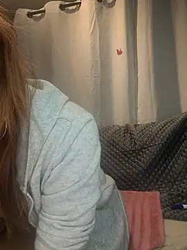 Snapshot of XLisaxx chatting on September 18, 3:30 am XLisaxx online show from September 18, 3:30 am