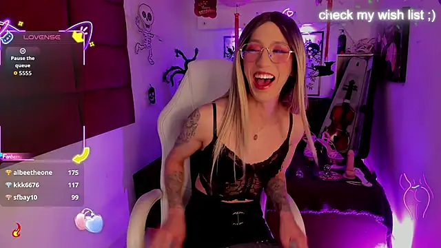 Snapshot of Yaki_Tai chatting on October 5, 2:10 am Yaki Tai online show from October 5, 2:10 am