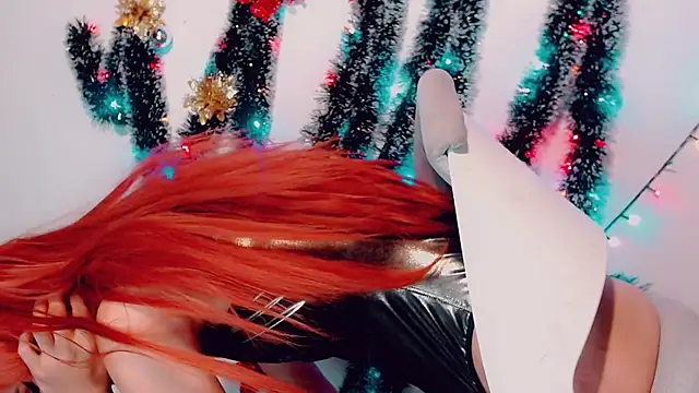 Snapshot of CharlotteBigCock chatting on December 13, 8:04 pm CharlotteBigCock online show from December 13, 8:04 pm